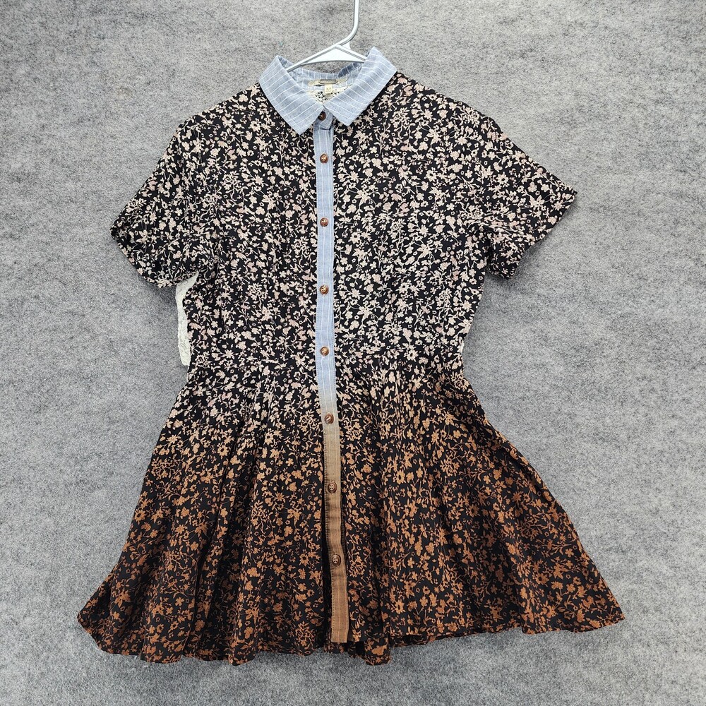 Gimmicks by BKE Shirt Womens XS Button Up Short Sleeve Black Floral Ombre